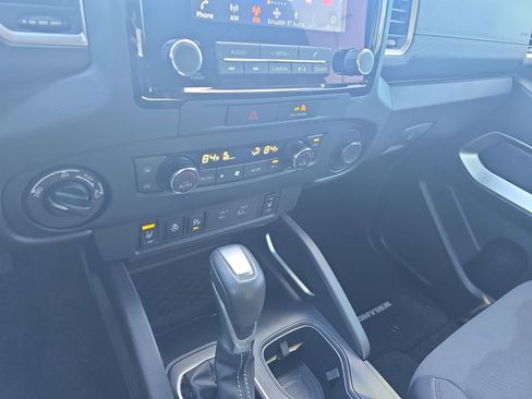 Used 2022 Nissan Frontier SV image 23