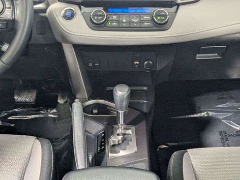 Used 2018 Toyota RAV4 XLE FWD image 44