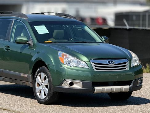 Used 2011 Subaru Outback 2.5i Limited image 15