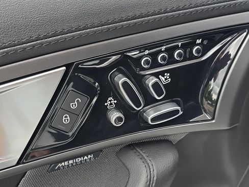 Used 2016 Jaguar F-TYPE S AWD/4WD image 11
