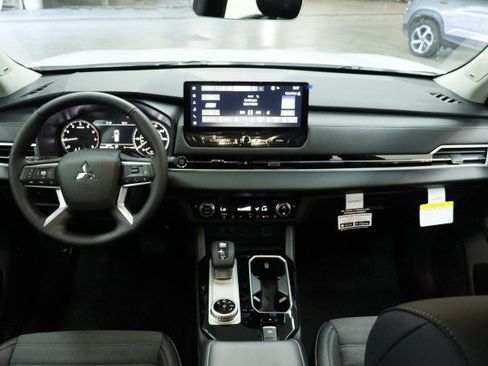 New 2026 Mitsubishi Outlander SE FWD image 20