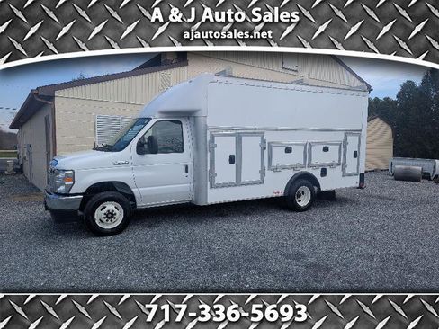 Used 2025 Ford E-450 and Econoline 450 Super Duty w/ Power Equipment Group RWD image 1