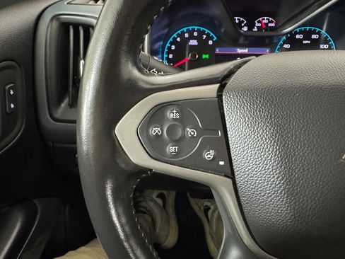 Used 2022 Chevrolet Colorado Z71 w/ Z71 Midnight Edition AWD/4WD image 16