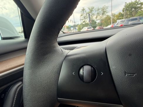 Used 2023 Tesla Model 3 Standard Range RWD image 17