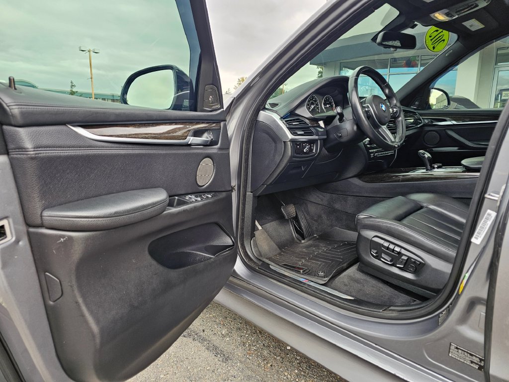 Used 2015 BMW X5 xDrive50i AWD/4WD image 18