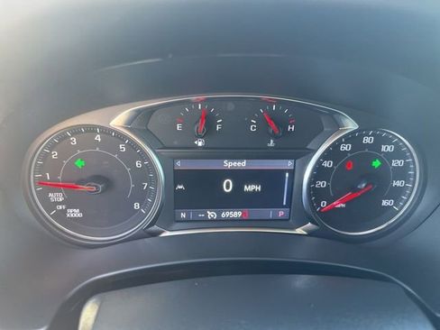 Used 2023 GMC Terrain SLT image 21