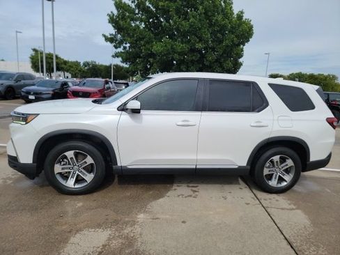 Used 2025 Honda Pilot EX-L image 8