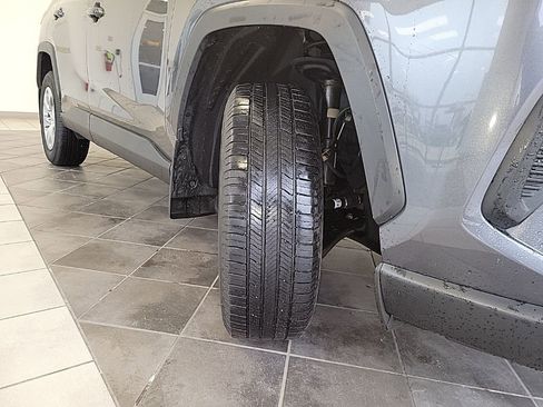 Used 2021 Toyota RAV4 LE image 16