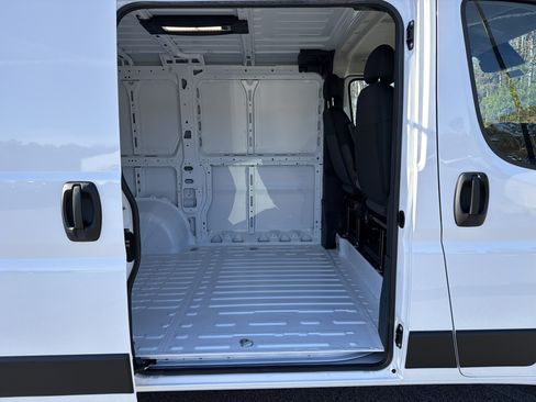 New 2026 RAM ProMaster 1500 w/ Convenience Group image 18