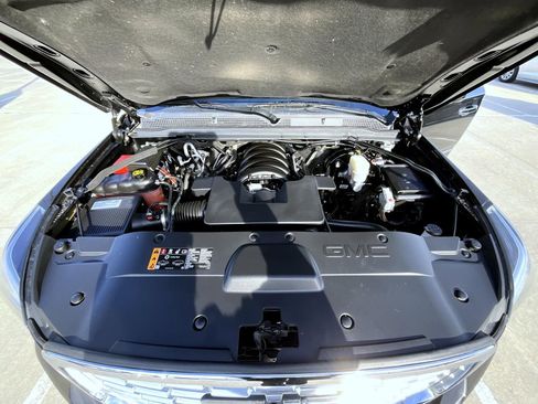 Used 2019 GMC Yukon Denali w/ Denali Ultimate Package image 26