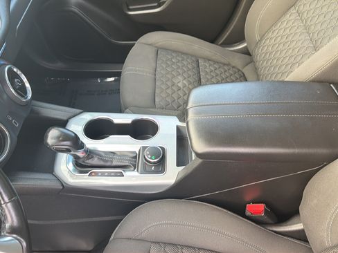 Used 2020 Chevrolet Blazer LT FWD image 21