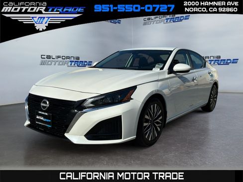 Used 2023 Nissan Altima 2.5 SV FWD image 1