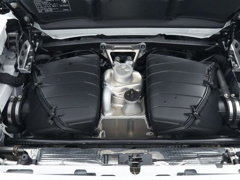 Used 2024 Lamborghini Huracan EVO image 33