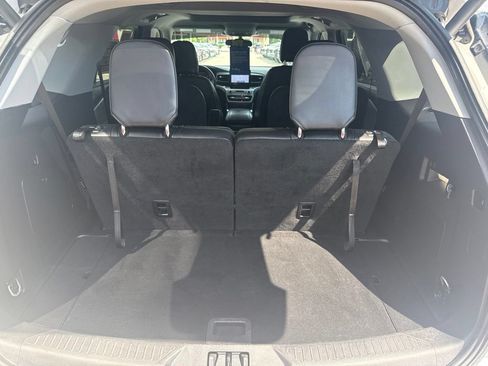 Used 2024 Ford Explorer XLT w/ Equipment Group 202A RWD image 29