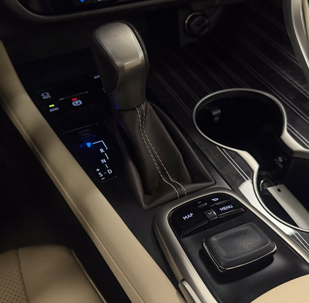 Used 2019 Lexus RX 450h AWD w/ Luxury Package image 22