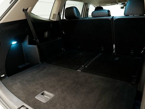 Used 2024 Volkswagen Atlas SE image 38