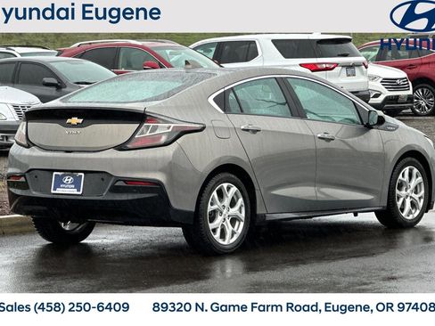 Used 2017 Chevrolet Volt Premier w/ Driver Confidence II Package image 3