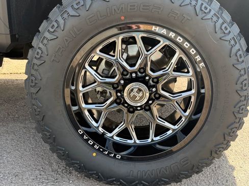 Used 2025 GMC Sierra 3500 Denali Ultimate AWD/4WD image 16
