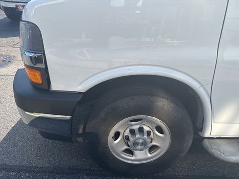 Used 2023 Chevrolet Express 2500 w/ Driver Convenience Package image 4