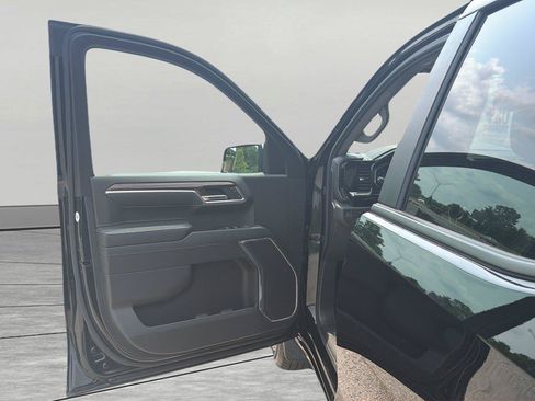 Used 2024 Chevrolet Silverado 1500 LT AWD/4WD image 15