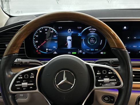Used 2021 Mercedes-Benz GLS 450 4MATIC image 16
