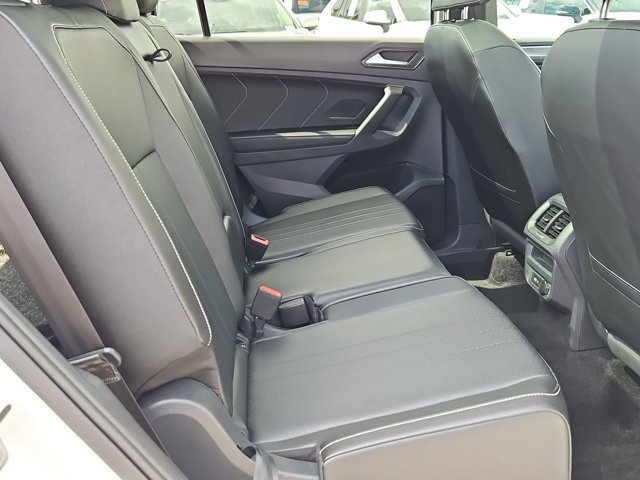 Used 2024 Volkswagen Tiguan SE R-Line FWD image 21