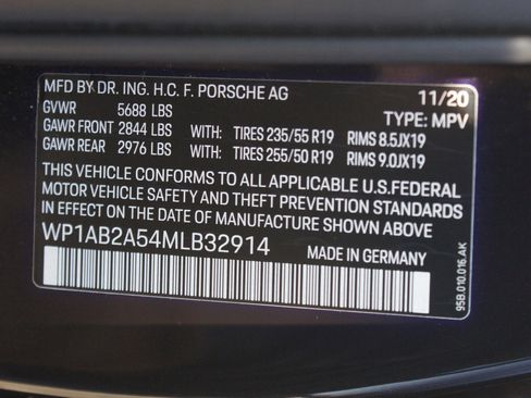 Used 2021 Porsche Macan S image 24