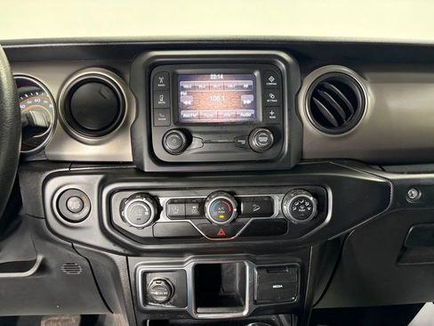 Used 2020 Jeep Wrangler Unlimited Sport image 12