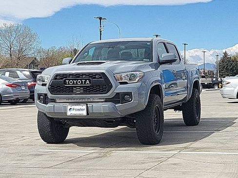 Used 2019 Toyota Tacoma TRD Sport image 4