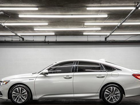 Used 2019 Honda Accord Hybrid image 2