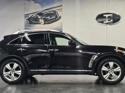 Used 2011 INFINITI FX35 2WD w/ Premium Pkg image 16