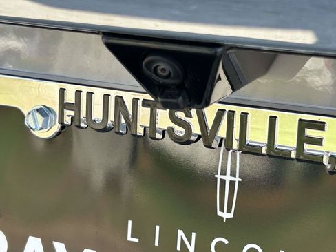Used 2024 Lincoln Navigator Reserve AWD/4WD image 5