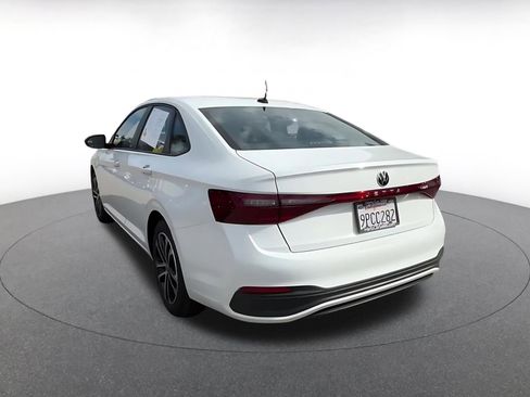 Used 2025 Volkswagen Jetta Sport image 11