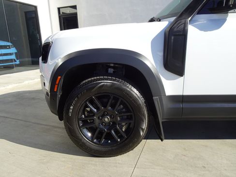 Used 2023 Land Rover Defender 110 S image 8