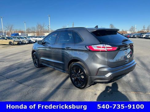 Used 2023 Ford Edge SE w/ Black Appearance Package image 4