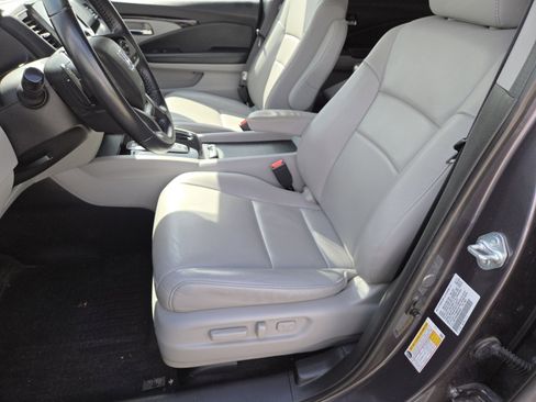 Used 2021 Honda Pilot Touring image 30