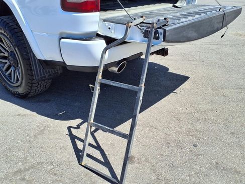 Used 2022 RAM 1500 Laramie AWD/4WD image 22