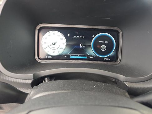 Used 2022 Hyundai Kona Limited w/ Cargo Package FWD image 2