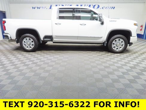 Used 2025 Chevrolet Silverado 2500 High Country w/ High Country Premium Package image 2