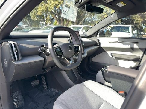 Used 2025 Volvo EX30 Ultra w/ Protection Package Premier image 13
