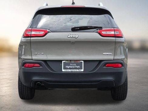 Used 2018 Jeep Cherokee Latitude w/ Cold Weather Group AWD/4WD image 14