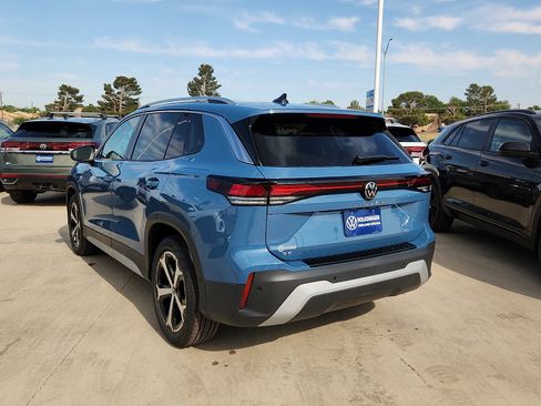 New 2026 Volkswagen Tiguan SE FWD image 5