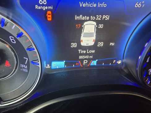 Used 2017 Chrysler 300 C w/ Harman/Kardon Audio Group image 23