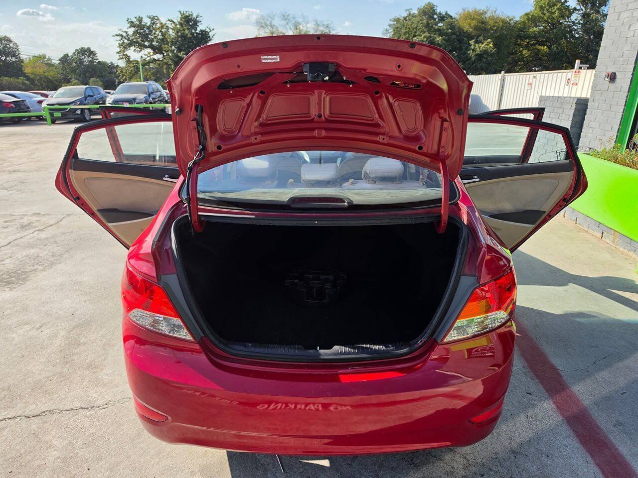 Used 2014 Hyundai Accent GLS FWD image 24