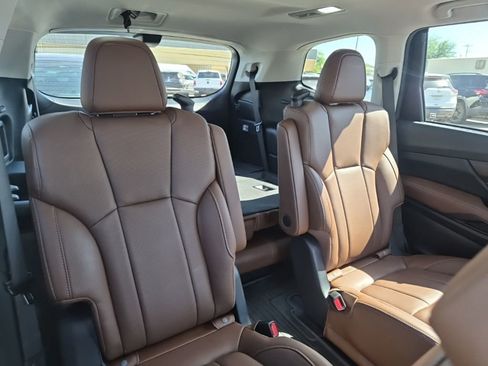 Used 2023 Subaru Ascent Touring AWD/4WD image 21