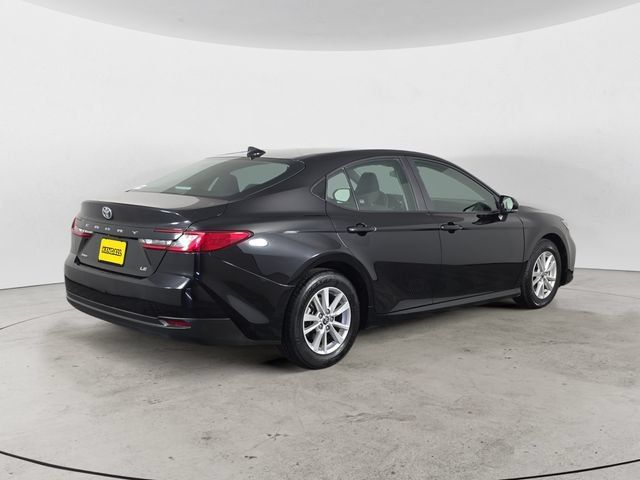 Used 2025 Toyota Camry LE FWD image 5