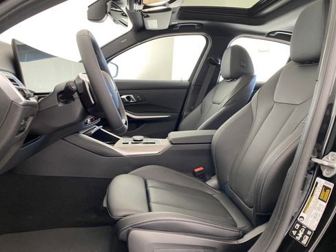 Used 2025 BMW 330i xDrive Sedan w/ Premium Package image 4