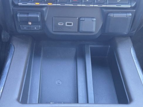 Used 2022 Chevrolet Silverado 1500 LTZ w/ LTZ Premium Package image 19