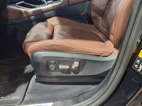Used 2023 BMW X5 xDrive40i w/ M Sport Package AWD/4WD image 16