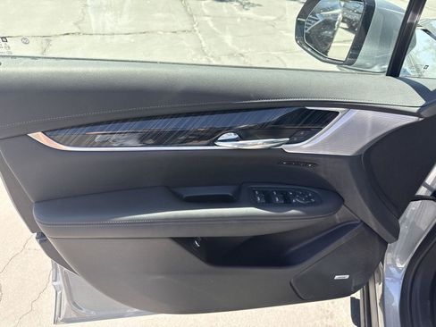 Used 2024 Cadillac XT6 Premium Luxury AWD/4WD image 13